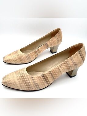 Naturalizer Size 9 Leather Pumps Neutral Textured Low Heel Classic Comfort